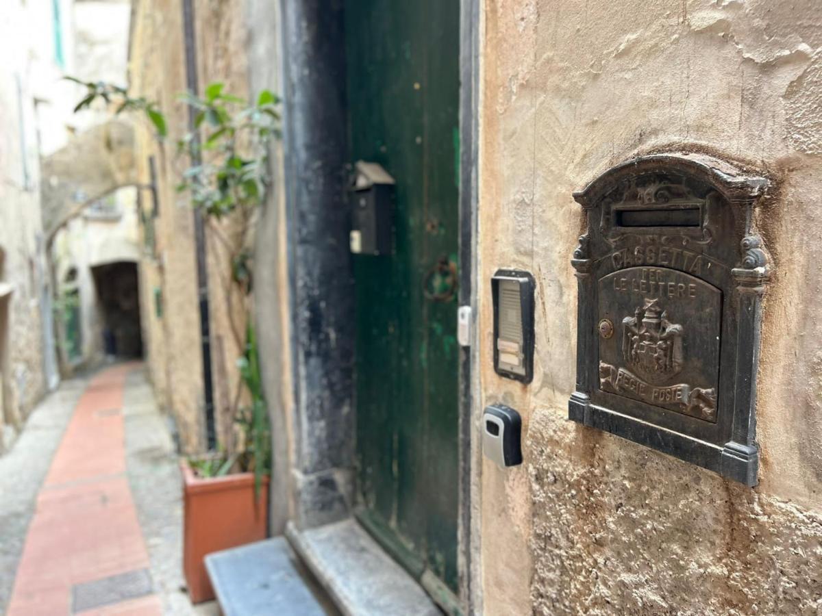 La Finestra Sul Borgo Bed & Breakfast Cervo Eksteriør bilde