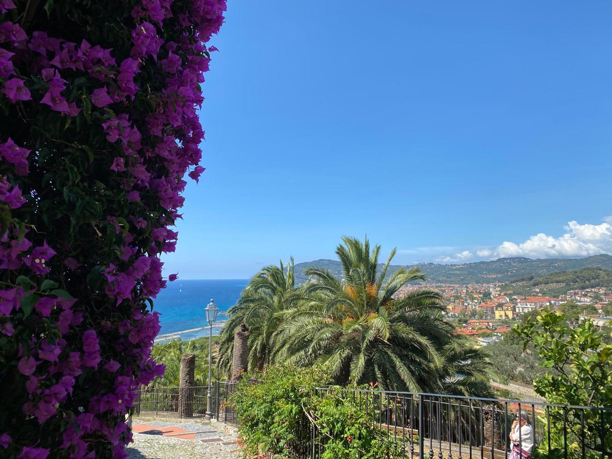 La Finestra Sul Borgo Bed & Breakfast Cervo Eksteriør bilde