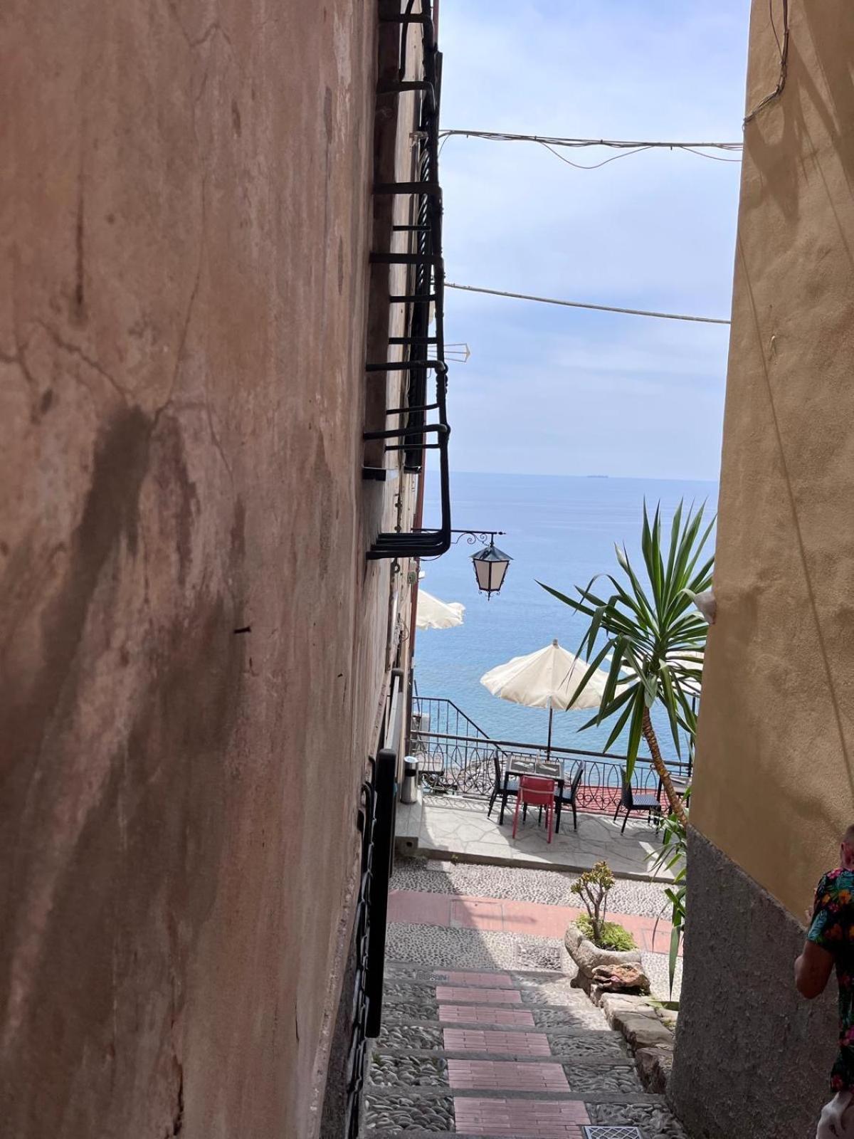 La Finestra Sul Borgo Bed & Breakfast Cervo Eksteriør bilde